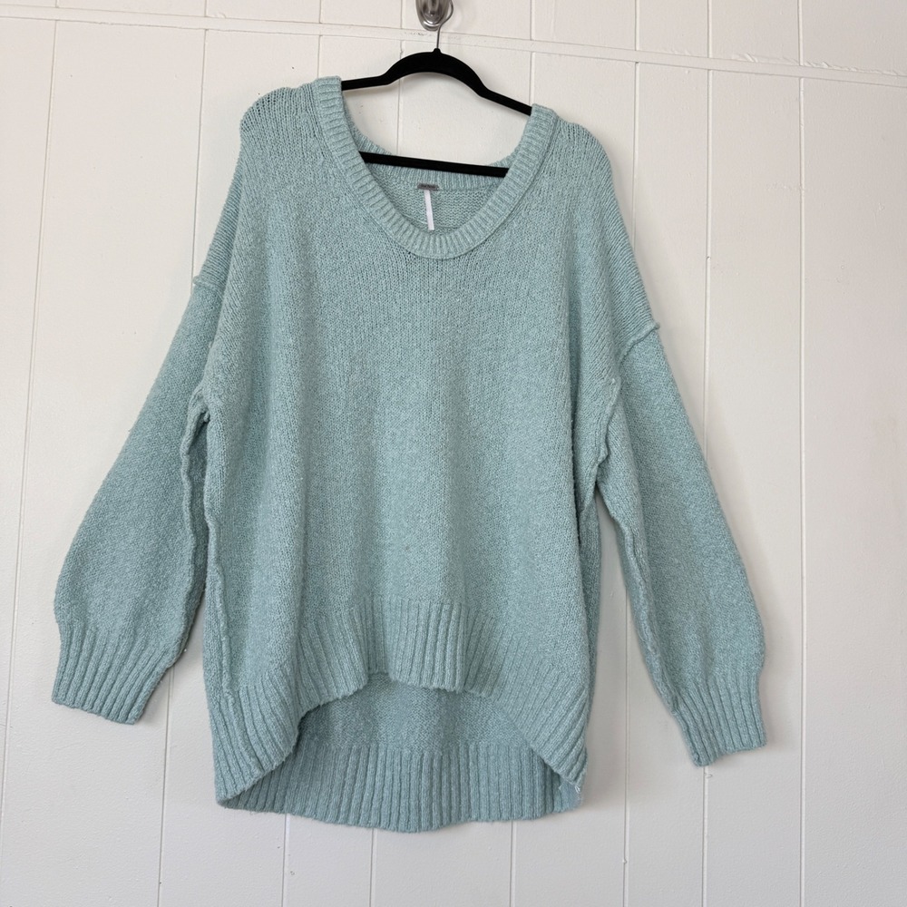Free People Women Oversized V-Neck Knit Sweater High-Low Hem Size L Chunky Boho